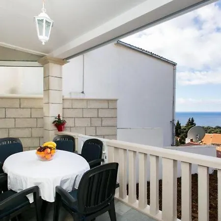 Debos - One-bedroom With Balcony And Sea View Daire *