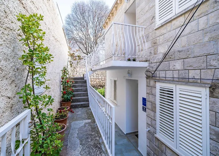 Debos - One-bedroom With Balcony And Sea View Dubrovník