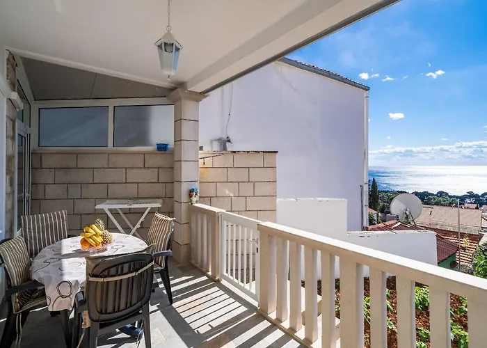 Debos - One-bedroom With Balcony And Sea View *