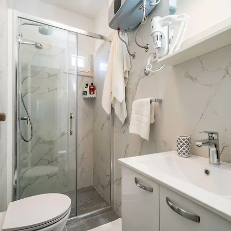 公寓 Debos - One-bedroom With Balcony And Sea View