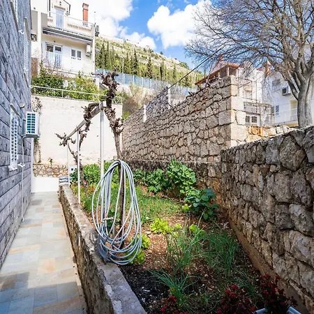 Debos - Three-bedroom With Balcony And Sea View * Dubrovnik