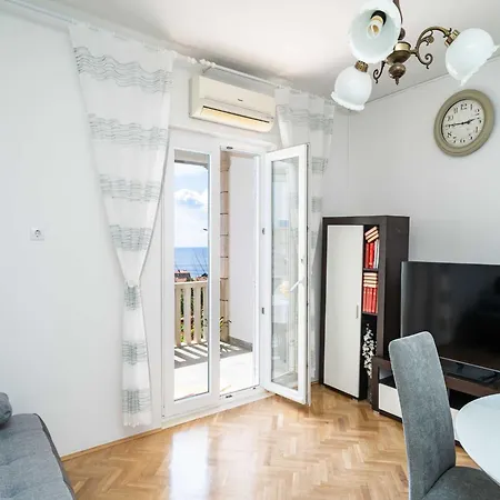 Debos - One-bedroom With Balcony And Sea View Apartman