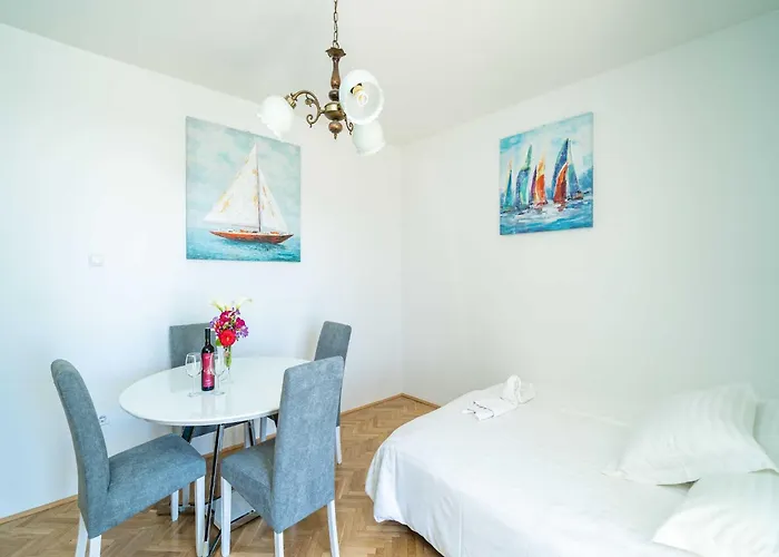 Debos - One-bedroom With Balcony And Sea View 公寓 杜布罗夫尼克