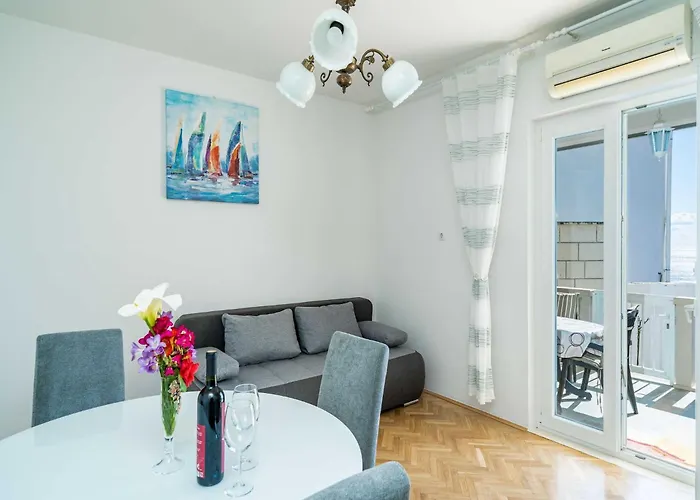 Debos - One-bedroom With Balcony And Sea View *