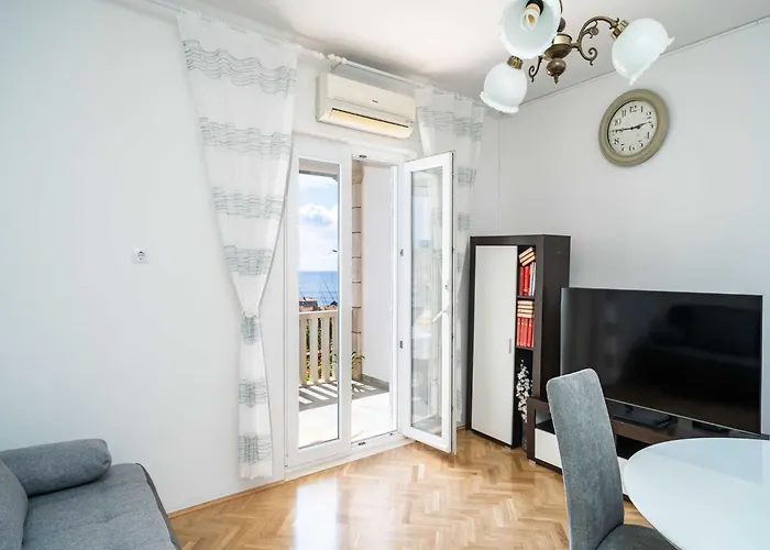Debos - One-bedroom With Balcony And Sea View Apartman