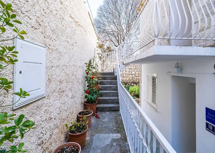 Debos - One-bedroom With Balcony And Sea View