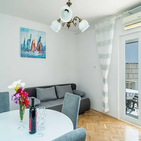 Debos - One-bedroom With Balcony And Sea View *