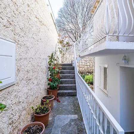 Debos - One-bedroom With Balcony And Sea View