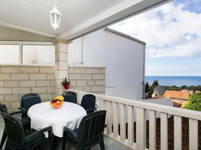 Debos - One-bedroom With Balcony And Sea View Апартаменты *