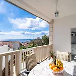Appartement Debos - One-bedroom With Balcony And Sea View *