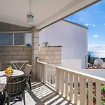 Debos - One-bedroom With Balcony And Sea View *